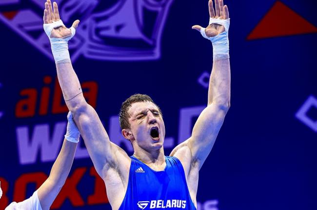 Алексей Алфёров обеспечил себе как минимум бронзовую медаль чемпионата Европы по боксу