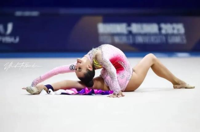 Алина Горносько стала лучшей в многоборье на турнире «Хрустальная роза»