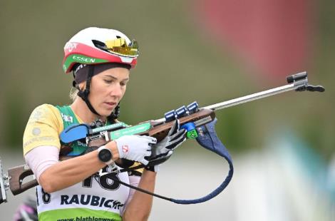 Антон Смольский и Анна Сола стали лучшими в спринте на чемпионате Беларуси по летнему биатлону