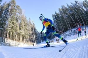 Антон Смольский выиграл квалификацию биатлонистов на Гонке чемпионов 