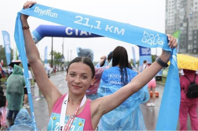 Белорусы стали победителями полумарафона One Run в Минске 