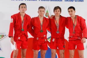 Белорусы завоевали три медали в первый день турнира по самбо в Казани