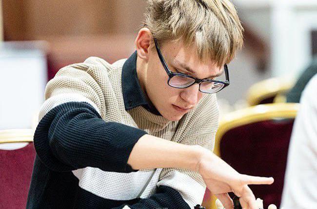 Денис Лазавик вышел в полуфинал шахматного турнира Speed Chess Championship 2025