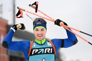 Дмитрий Лазовский разместился на восьмой строчке на чемпионате России по биатлону 