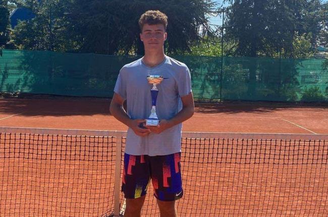 Эрик Арутюнян проиграл в 1/8 финала турнира ITF в Сербии