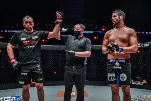 Грищенко остаётся непобеждённым: как белорус провёл второй бой в One FC