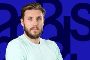 Илья Шиманович занял второе место в четвёртом предварительном заплыве на 100 м брассом 