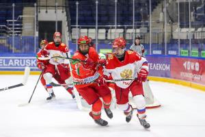 Юниорская сборная Беларуси (U-18) по хоккею завершила серию товарищеских матчей против россиян (U-17)