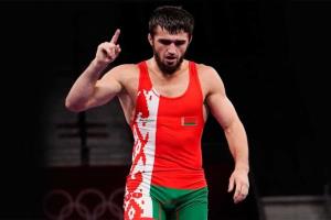 Магомедхабиб Кадимагомедов стал серебряным призером чемпионата Европы по борьбе