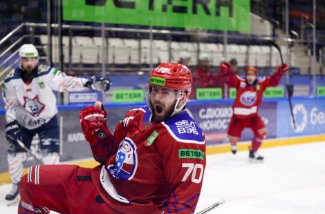 Нападающий Даниил Тютчев расстался с «Юностью».