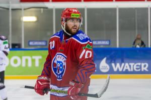 Нападающий «Юности» Даниил Тютчев демонстрирует по ходу плей-офф Кубка Президента не только высокую результативность, но и запредельную самоотверженность игре.