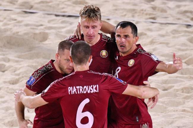 Сборная Беларуси по пляжному футболу одержала победу над чехами в рамках Евролиги (9:2)