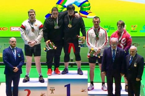 Семен Макаров завоевал малую бронзу на юниорском чемпионате мира по тяжелой атлетике
