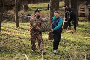Спортивная отрасль участвует в республиканском субботнике в Ратомке