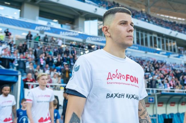 Виталий Лисакович забил шикарный гол в матче первой лиги чемпионата России по футболу