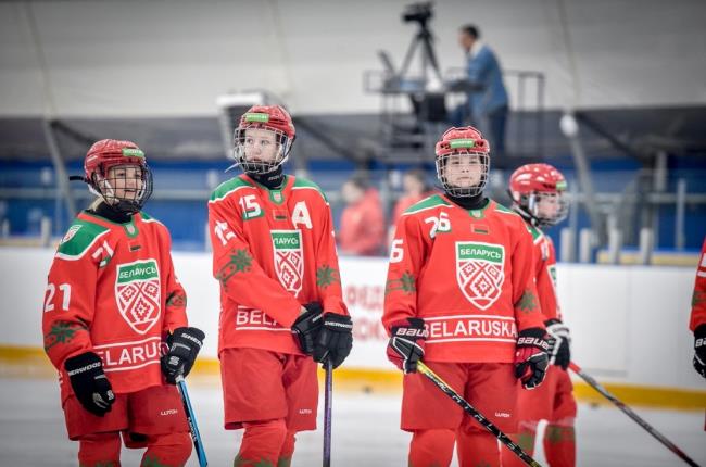 Женская сборная Беларуси по хоккею U-15 дала бой сверстницам из сборной Челябинской области