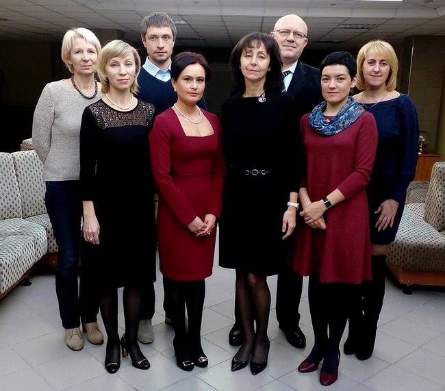 Валентина Карпюк - пятая слева